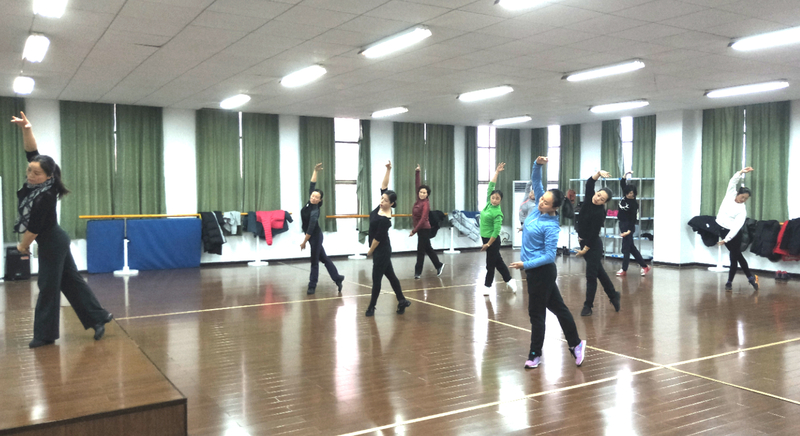 1609904069105011335.jpg 健身操教研室活动4.jpg