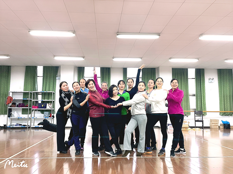 1609904149676013276.jpg 健身操教研室活动2.jpg