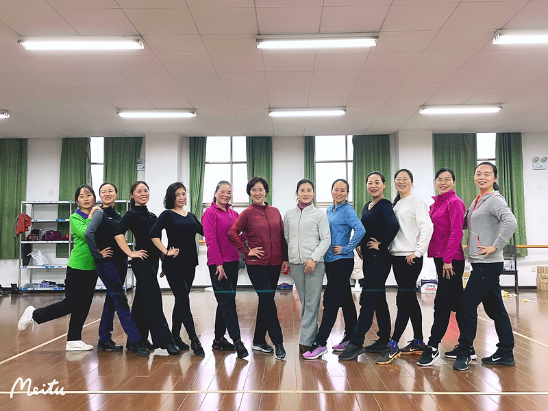 1609904197743094067.jpg 健身操教研室活动1.jpg